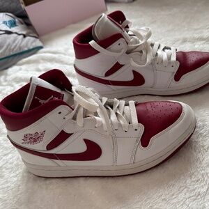 Air Jordan 1 Mid Chicago White Gym Red Size 9.5